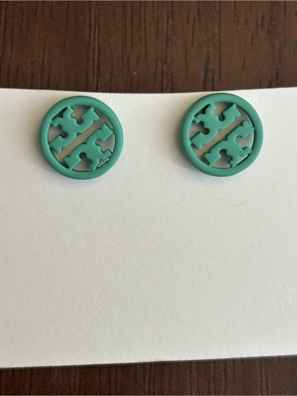 Tory Burch round logo mint colored studs